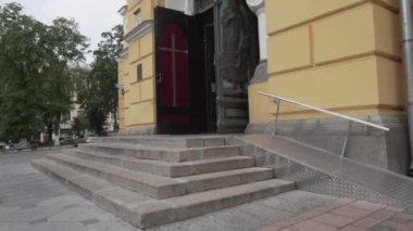 Ukriana. Kiev. St. Volodymyr Katedrali. Kyiv 'de, Kmirskiy Sobor' da. Kiyv 'deki Aziz Volodymyrs Kilisesi. Büyük simgeler ve Ukrayna Ortodoks Kilisesi. Hıristiyanlık, provanjizm. 