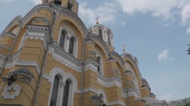 15 Ekim 2020. Ukriana. Kiev. St. Volodymyr Katedrali. Kyiv 'de, Kmirskiy Sobor' da. Kiyv 'deki Aziz Volodymyrs Kilisesi. Büyük simgeler ve Ukrayna Ortodoks Kilisesi. Hıristiyanlık, provanjizm. 