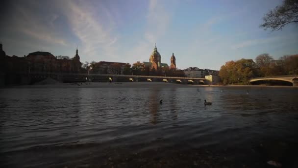 Szent Lukács Templom Isar Folyó Wehrsteg Híd Közelében München Németország — Stock videók
