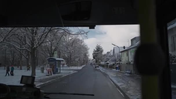 Interieur Uitzicht Door Voorruit Van Bus Duitsland Stad München Winter — Stockvideo