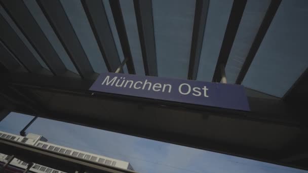Munchen Ost Ostbahnhof Munich Eastern Railway Station Platfoms Railroad Station — Stockvideo