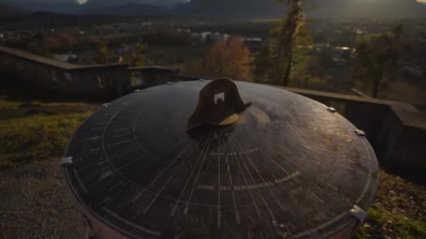 Mountain View Monchsberg Hill Pointer Compass Sunset Sunny Winter Weather — Video