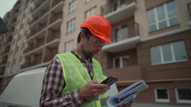 Проверка Гражданского Строительства Строительной Площадке Многоэтажного Жилого Дома Инженер Проверяет — стоковое видео