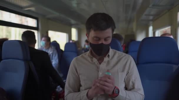 Voyagez Toute Sécurité Dans Les Transports Publics Jeune Homme Avec — Video