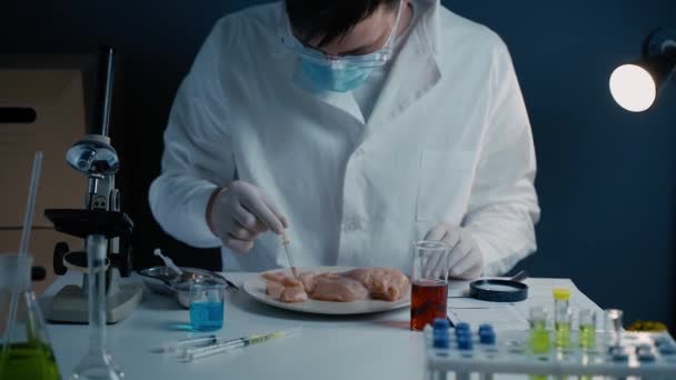Επιστήμονας Από Εργαστηριακές Δοκιμές Τροφίμων Τρόφιμα Δοκιμές Τροφίμων Για Μόλυνση — Αρχείο Βίντεο