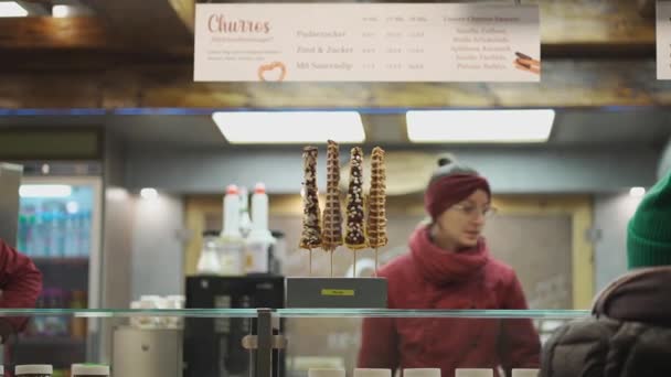 December 2022 Munich Germany Stall Selling Churros Traditional German Christmas — Stock Video