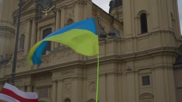 Monachium Niemcy Odeonsplatz Muenchen Temat Wojny Między Rosją Ukrainą Protestujący — Wideo stockowe