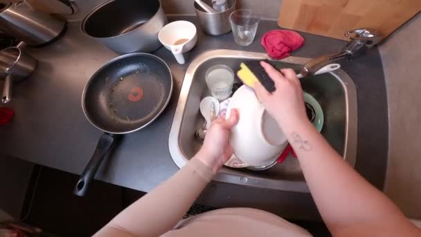 Dishwashing Pov Camera Woman Hand Washing Full Sink Dishes Kitchen — Stock Video