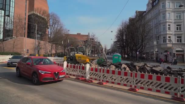 Avril 2022 Munich Allemagne Réparation Routes Enlever Vieux Bitume Tas — Video