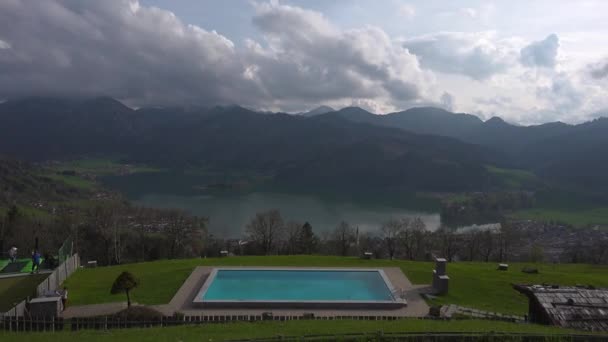 Kilátás Hegyekre Hegyi Tóra Nyáron Gyönyörű Város Schliersee Bajorországban Németországban — Stock videók