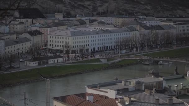 Σάλτσμπουργκ Αυστρία Cityscape Πάνω Από Ποτάμι Στο Σάλτσμπουργκ Την Ηλιόλουστη — Αρχείο Βίντεο