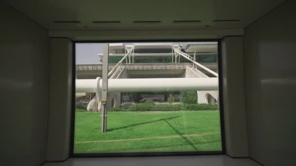 Portekiz Porto Uluslararası Havaalanındaki Metro Istasyonu Francisco Carneiro Havaalanı Tren — Stok video