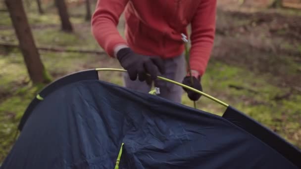 Camping Tourism Travel Concept Man Setting Tent Outdoors Hiker Assembles — Stok video