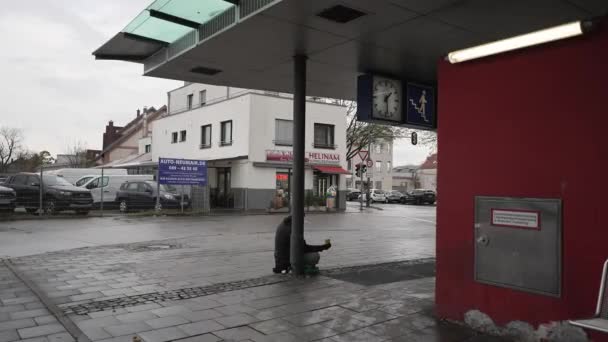 November 2022 Munich Germany Beggar Sits Ground Asking Money Entrance — 비디오