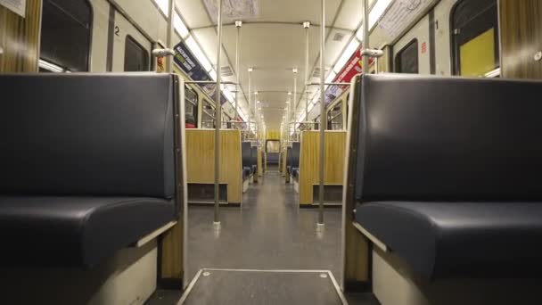 Старий Поїзд Метро Мюнхені Німеччина Вінтажний Підземний Візок Порожній Ретро — стокове відео