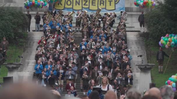 Οκτωβρίου 2022 Μόναχο Γερμανία Φεστιβάλ Ότομπερφεστ Παράσταση Ορχήστρας Στο Τέλος — Αρχείο Βίντεο