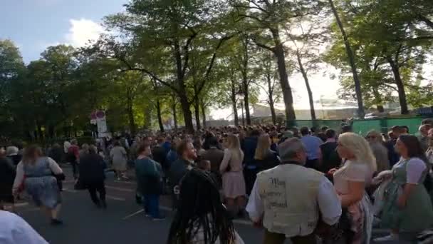 September 2022 Munich Jerman Kerumunan Orang Mengantri Untuk Memasuki Festival — Stok Video