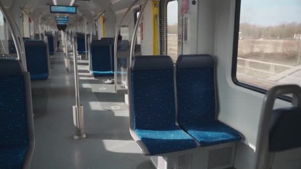 Leerer Bahn Wagen München Innenraum Mit Blauen Sitzen Eines Schnellzugs — Stockvideo