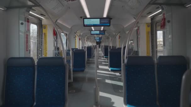 Leerer Bahn Wagen München Innenraum Mit Blauen Sitzen Eines Schnellzugs — Stockvideo