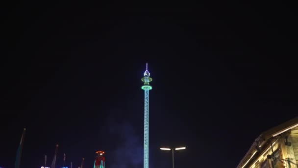 Octubre 2023 Munich Alemania Torre Esposa Freifall Turm Parque Atracciones — Vídeos de Stock