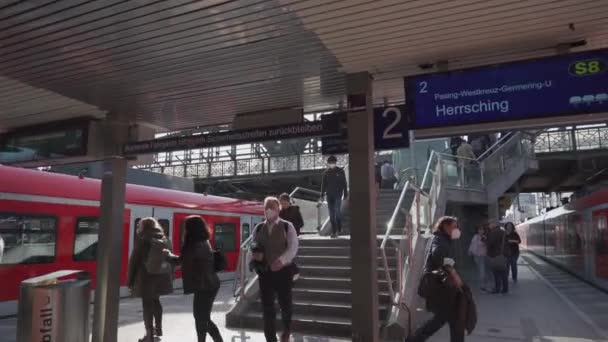 Апреля 2022 Года Мюнхен Германия Station Hackerbruck Мюнхене Общественный Железнодорожный — стоковое видео