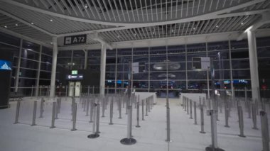 7 Ekim 2023. Roma. İtalya. Aeroporto di Roma Fiumicino Leonardo da Vinci 'nin içinde. Roma, İtalya 'daki yeni uluslararası havaalanı. Romanlardaki modern Avrupa havaalanı terminali. 