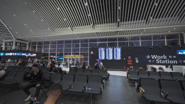 2023年10月7日 ローマ イタリア アエロポルト フィウミチーノ レオナルド ヴィンチ ローマの新しい国際空港Fco イタリア ローマの現代ヨーロッパの空港ターミナル — ストック動画
