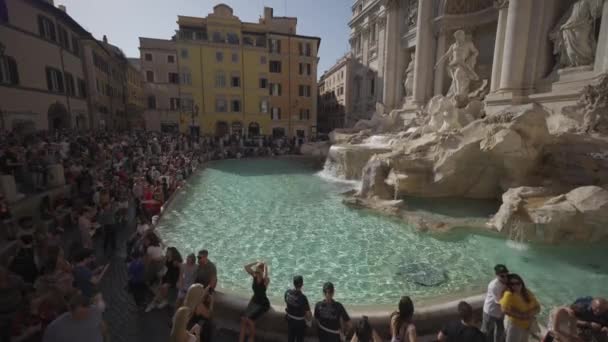 Října2023 Řím Itálie Fontána Trevi Obklopená Stovkami Poutníků Dav Turistů — Stock video