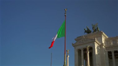Roma, İtalya. Anavatanın sunağı. Venedik meydanı. Piazza Venezia Roma 'daki Campidoglio tepesinde yer alıyor. Capitoline Tepesi. Atrio della liberta. Sacrario delle bandiere. 