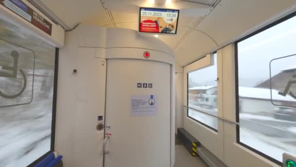 Большой Туалет Людей Ограниченными Возможностями Региональном Поезде Баварии Германия Просторный — стоковое видео