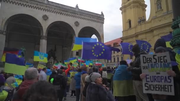 Února2023 Mnichov Odeonsplatz Německo Demonstrace Uprchlíků Ukrajiny Proti Invazi Válce — Stock video