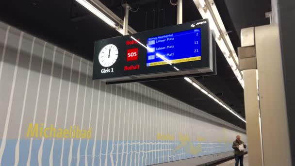 November 2023 Munich Germany Interior Subway Station Michaelibad Das Innere — Stock Video
