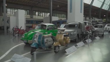Münih. Almanya. Verkehrszentrum Deutsches Müzesi. Tarihte bilinen koleksiyon ve araçlar Münih taşımacılık müzesine. Müze kategorisi: Trafik ve teknoloji. 