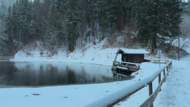 Stauweiher Schliersee Bayern Water Reservoir Winter Snowy Weather Mountains Germany — Stock Video