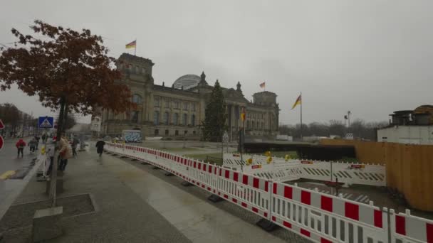 Berlijn Duitsland Deutsche Bundestag Achter Bouwbarrière Omheining Voor Renovatiewerkzaamheden Reichstag — Stockvideo