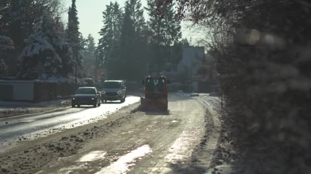 Sneeuwruimen Stad Met Speciale Voertuigen Winterdienst Deutschland Sneeuwblazer Ruimt Bestrating — Stockvideo