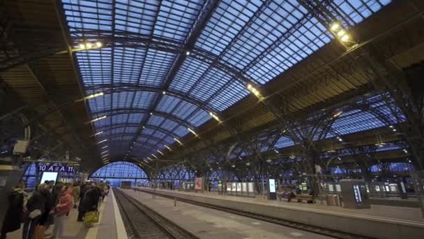 Dezember 2023 Leipzig Leipzig Hauptbahnhof Abend Zur Weihnachtszeit Der Leipziger — Stockvideo