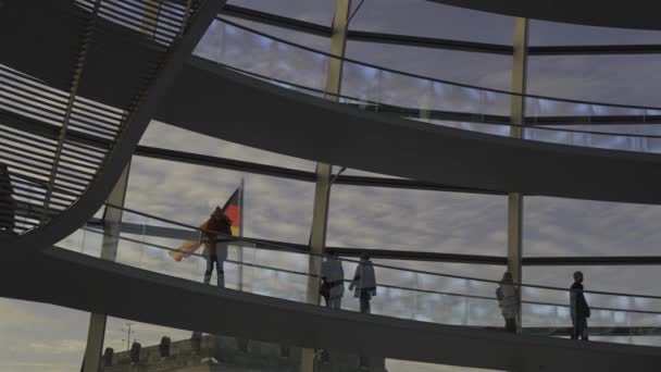 Diciembre 2023 Berlín Alemania Interior Cúpula Vidrio Del Reichstag Amanecer — Vídeo de stock