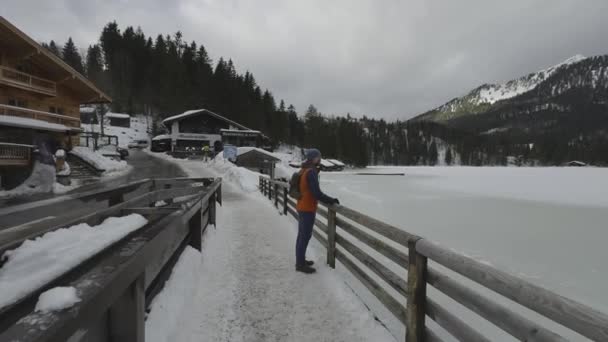Spitzingsee Télen Borított Jég Fagyos Felhős Időjárás Bajorországban Németországban Egy — Stock videók