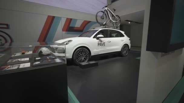 Diciembre 2023 Berlín Alemania Volkswagen Group Forum Drive Exposición Coches — Vídeos de Stock