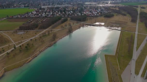 ミュンヘン ドイツ リーメイヤーはアンナ フォン シュタインを参照してください ミュンヘンにあるリーマー湖の空中観測 メッセシュタットにあるリーマー公園 ミューネッシュパークの大きなクリア湖 バグゼー メッセリー — ストック動画