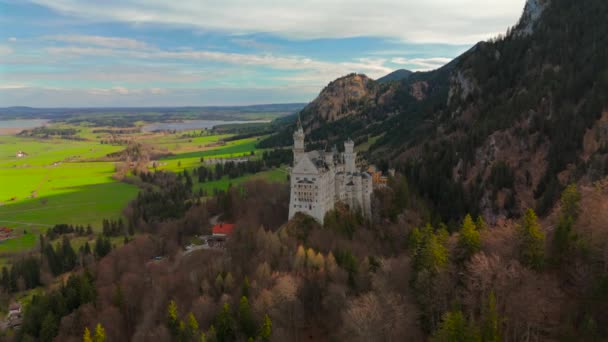 코니글로스 노이슈반슈타인 바이에른 알가우 Neuschwanstein Castle Bavaria 바이에른 알프스 배경에서 — 비디오