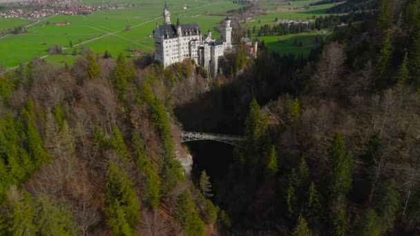 Vue Aérienne Château Neuschwanstein Pont Marienbrucke Travers Gorge Pollat Dans — Video
