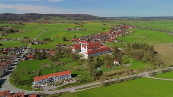 Luftaufnahme Kloster Schlehdorf Pfarrkirche Tertulin Kochelsee Luftaufnahme Des Klosters Schlehdorf — Stockvideo