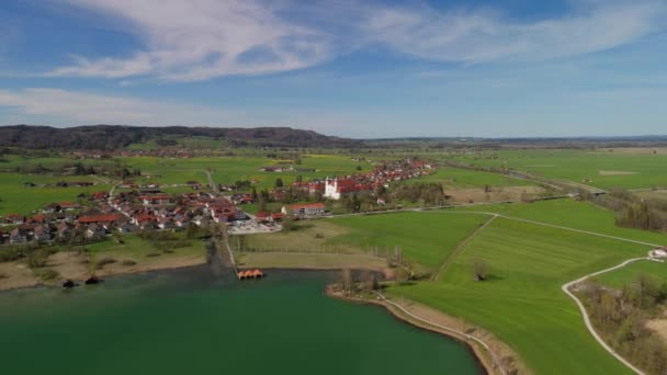 Luftaufnahme Kloster Schlehdorf Pfarrkirche Tertulin Kochelsee Uitzicht Vanuit Lucht Het — Stockvideo