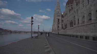 8 Mart 2022. Budapeşte, Macaristan. Orszaghaz. Macar Parlamento Binası. Ülkenin Evi ya da Ulusun Evi. Macaristan Ulusal Meclisi. Macaristan 'ın önemli bir simgesi. Turizm beldesi