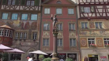 26 Temmuz 2024. Stein am Rhein, İsviçre. Stein am Rhein ist eine Kleinstadt westlich des Bodensee im Nordosten der Schweiz. İsviçre 'nin kuzeydoğusundaki Constance Gölü' nün batısında küçük bir kasaba.