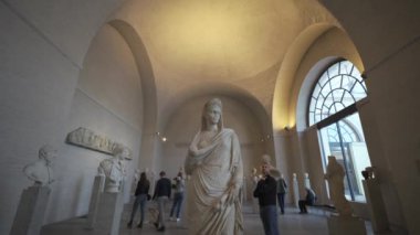 14 Ocak 2024. Münih, Almanya. Innenraum Glyptothek und Ausstellungen im Inneren in Munchen am Konigsplatz, Deutschland. Munchener Glyptothek. Glyptothek Münih antik heykel koleksiyonu. 