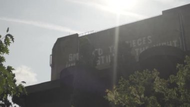 Viyana, Avusturya. Viyana 'daki Arenbergpark, Viyana' da bulunan İkinci Dünya Savaşı sığınağında. Nazi-Flakbunker Arenbergpark, Wien. Viyana 'da Nazi uçaksavar sığınağı. 
