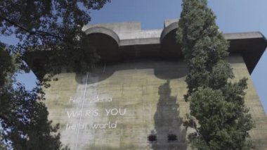 Viyana, Avusturya. Viyana 'daki Arenbergpark, Viyana' da bulunan İkinci Dünya Savaşı sığınağında. Nazi-Flakbunker Arenbergpark, Wien. Viyana 'da Nazi uçaksavar sığınağı. 